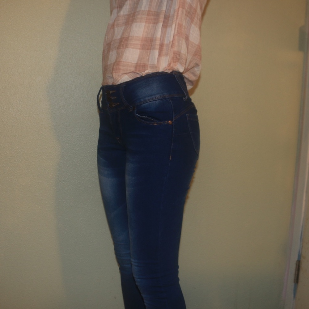 🦋BAMBOO JEANS- Like New High Waisted Skinny Jeans - Picture 6 of 13